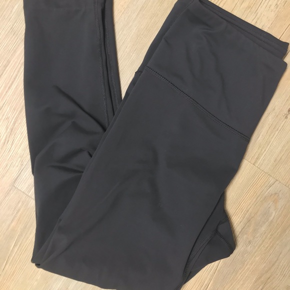 YOGALICIOUS BRAND LEGGINGS SIZE SMALL DARK GRAY - Picture 2 of 7